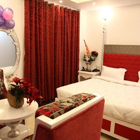 Hotel Dev Residency Vrindāvan エクステリア 写真