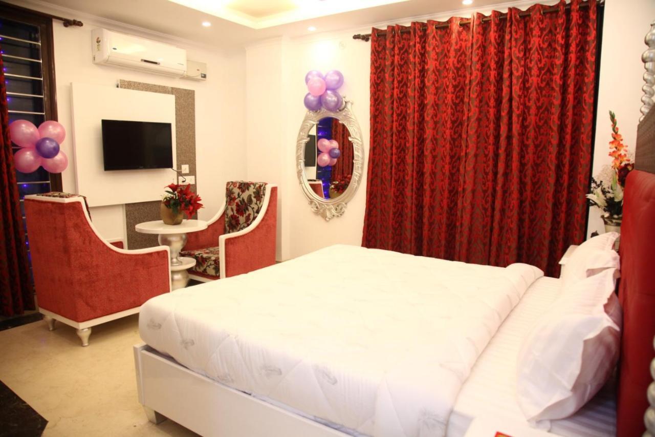 Hotel Dev Residency Vrindāvan エクステリア 写真