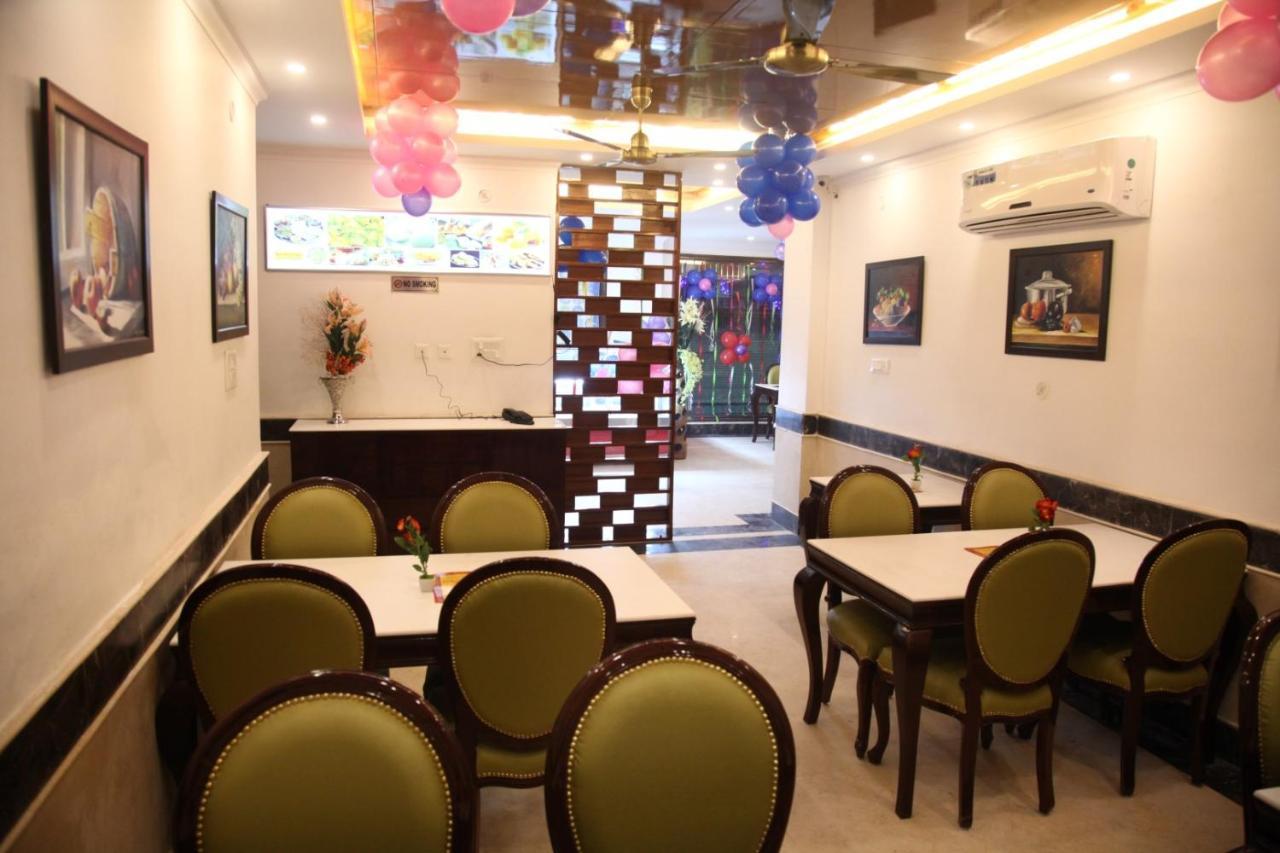 Hotel Dev Residency Vrindāvan エクステリア 写真