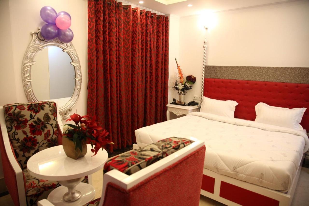 Hotel Dev Residency Vrindāvan エクステリア 写真